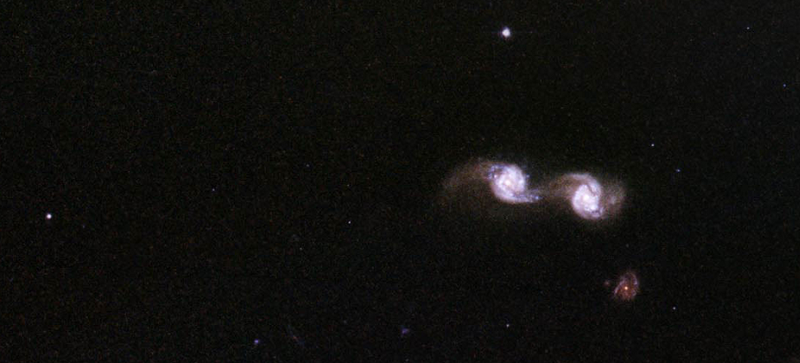 Illustration for article titled Tour This Gorgeous Hubble Photo of the Sombrero Galaxy